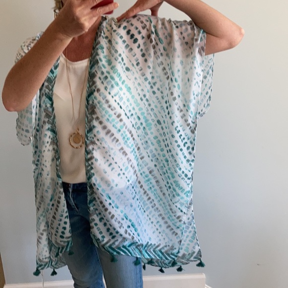 Teal Green Print Boho Kimono - Picture 4 of 7